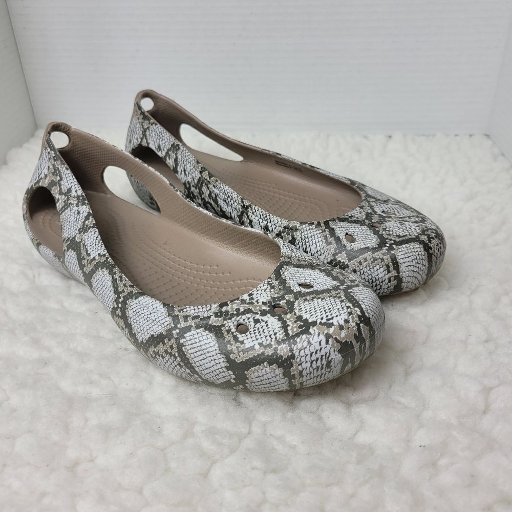 Crocs Ballet Flats Womens Size 8 Gray Brown Animal Print Snake Sloane Graphic